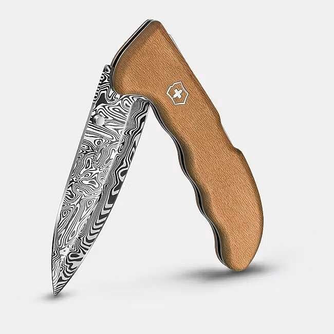 Victorinox 0.9410.J26 Evoke Damascus Çakı LE2026 Çakı Limited Edition 5365/7000