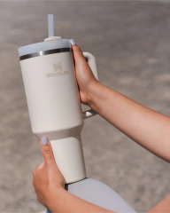 Stanley The Quencher Flowstate Tumbler Pipetli Termos Bardak 1,18L Gri-Beyaz