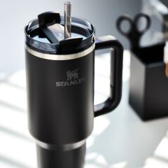 Stanley The Quencher Flowstate Tumbler Pipetli Termos Bardak 1,18L Siyah